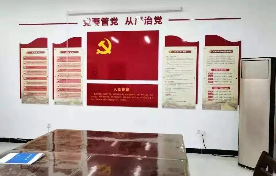 《临时劫案》票房破亿，导演麦启光放出珍贵合影感谢观众