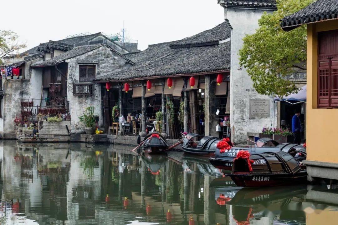 逃出上锁的现代房间2